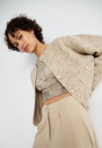 Vero Moda VMCONTIGO ONECK - Kofta - silver mink