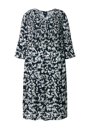 Bloemenjurk met een marineblauwe achtergrond en een wit bloemenpatroon, voorzien van een V-hals, driekwartmouwen en een taille met plooien.