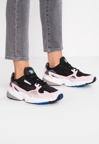 adidas Originals Sneakers - black