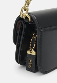 COACH LUXE REFINED IDOL BAG - Kézitáska - black