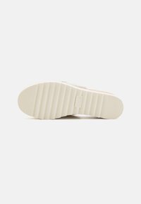 TOMS DIANA MULE - Papuci înalți - natural