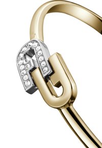 Bracciale d'oro con un gancio d'argento caratterizzato da una finitura testurizzata, arricchito da cristalli trasparenti lungo il bordo superiore.