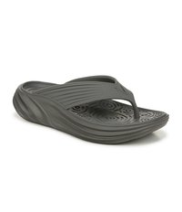 Donkergrijze rubberen flip-flop met een gestructureerde zool met spiraalpatronen, een verhoogde hak en een brede band voor extra comfort.