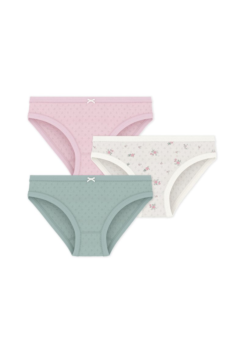 Τρία ζευγάρια γυναικείων βαμβακερών εσωρούχων: ένα ροζ με φιόγκο, ένα ανοιχτό πράσινο και ένα λευκό με λουλουδάτο σχέδιο, όλα με ελαστική μέση.