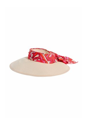 Beżowy kapelusz przeciwsłoneczny z szerokim rondem, z otwartym szczytem i apaszką w czerwono-różowo-białe wzory wiązaną wokół korony.