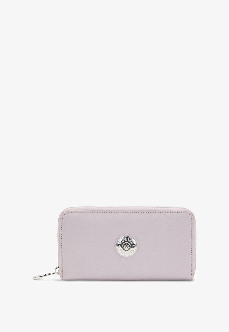 Portafoglio viola chiaro realizzato in materiale liscio con dettaglio logo circolare argentato, chiusura con zip e forma rettangolare strutturata.