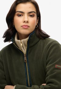 Superdry & Co ESTATE HALF ZIP - Fleece trui - surplus goods olive green