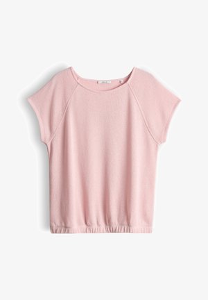 Lichtroze gebreide top met korte mouwen, ronde hals en elastische zoom, plat gelegd op een witte achtergrond.