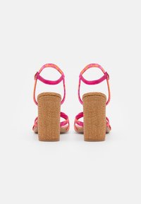 Ted Baker Korolliset sandaalit - pink