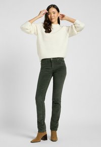 Lee MARION - Vaqueros rectos - olive_gray