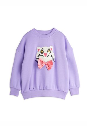 Lila Sweatshirt mit langen Ärmeln, das ein Patch mit dem Gesicht einer weißen Katze zeigt, die gelbe Augen, rosa Ohren und eine große rosa Satin-Schleife hat.