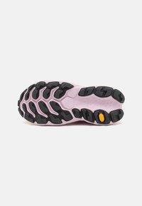 New Balance FRESH FOAM X MORE V3 - Trail hardloopschoenen - black