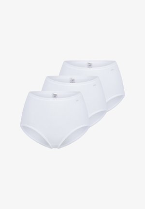 Tre par hvide bomuldshipstertrusser med en sømløs design, der har en blød talje og minimal branding foran.