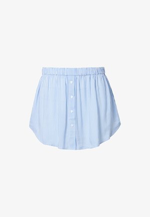 Camisa de rayas azul y blanca con cinturilla elástica, que cuenta con un cierre delantero de botones y un bajo curvado. Tejido suave con una textura ligera.