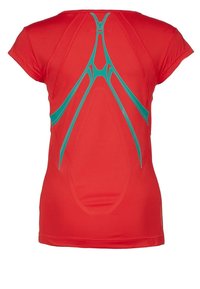 Camisa atlética roja de manga corta, con un diseño texturizado en la parte posterior en turquesa, que destaca una silueta ajustada y elegante.