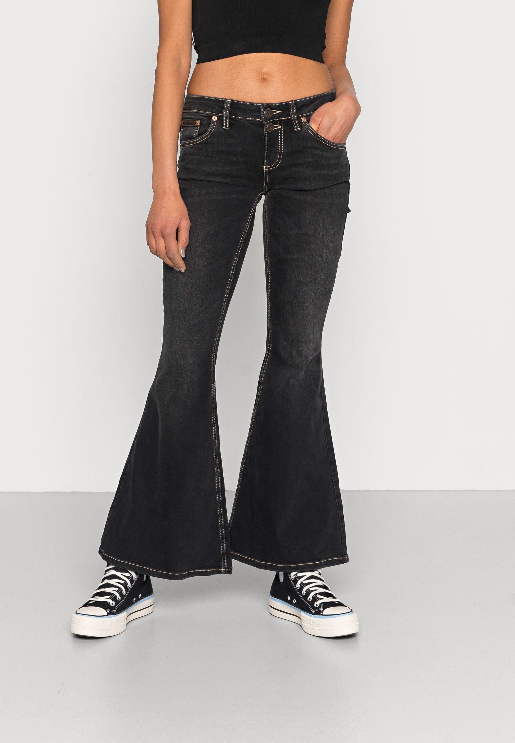 BDG Urban Outfitters BDG EXPOSBUTTN 