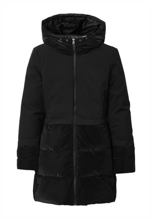 Cappotto isolante nero con chiusura frontale a zip, ampio cappuccio e una combinazione di tessuti lisci e trapuntati. Presenta una cucitura in vita e maniche lunghe.
