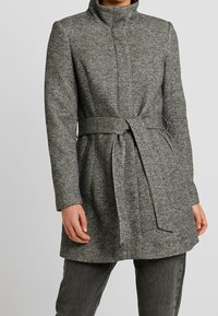 Vero Moda Abrigo corto - mottled dark grey