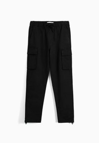 Svarta cargobyxor med elastisk midja, två sidofickor och två stora benfickor. Tillverkade av ett slätt, hållbart material.