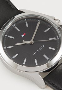Tommy Hilfiger BRUCE - Pulkstenis - black/silver-coloured