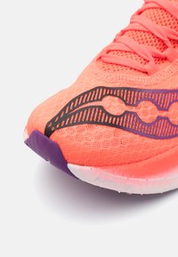 Saucony ENDORPHIN PRO 4 - Laufschuh Straße - vizired