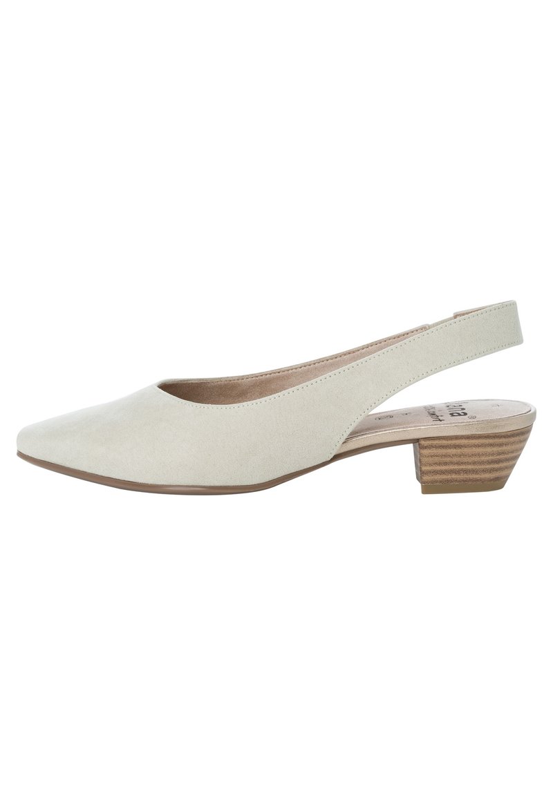 Krémová semišová bačkora s odhalenou patou a špičatou špičkou, s nízkým dřevěným blokovým podpatkem, boční pohled na bílém pozadí.