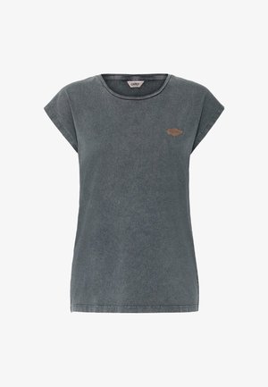 Tumehall puuvillane lühikeste varrukatega T-särk ümarkaelusega ja väike pruun logo märk vasakul rinnal.