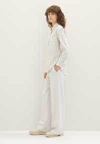TOM TAILOR Hemdbluse - grey offwhite vertical stripe