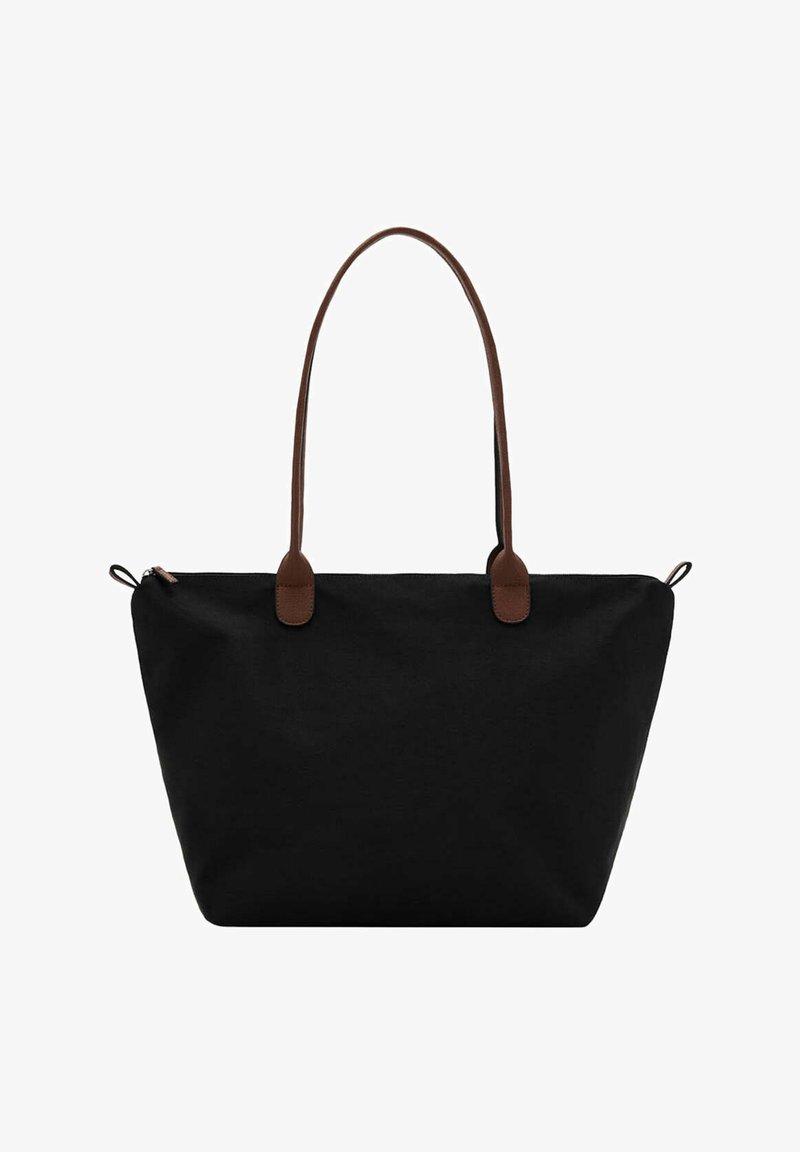 Sac cabas noir avec poignées en cuir marron et fermeture éclair supérieure sur fond blanc.