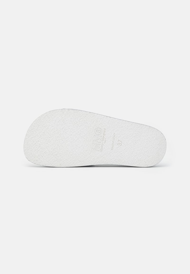 Damen Sneaker | MM6 Maison Margiela HOTEL POOL SLIDES Badesandale silver/silberfarben - DI09439 Damen Sneaker | MM6 Maison Margiela HOTEL POOL SLIDES Badesandale silver/silberfarben - DI09439