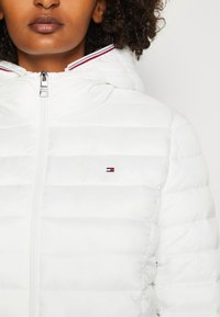 Tommy Hilfiger GLOBAL JACKET - Overgangsjakke - ecru