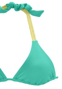 Türkiser Bikini-Oberteil mit dreieckigen Cups, ausgestattet mit gelben geflochtenen Trägern und rüschierten Kanten. Glatte Stofftextur.