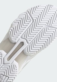 adidas Performance COURTJAM CONTROL - Teniso bateliai įvairiai dangai - cloud white   silver metallic   grey one