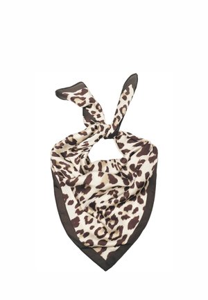 Foulard quadrato di seta con stampa leopardata marrone e nera e bordo marrone scuro tinta unita, annodato in modo morbido a un angolo.