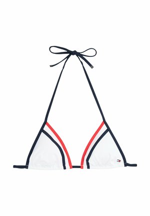Top de bikini triangular en blanco con franjas elásticas en azul marino y rojo. Presenta tirantes ajustables y un pequeño emblema de logo en la base. Textura de tela suave.