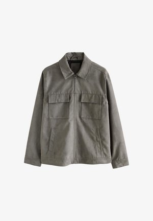 Graue Jacke aus weichem Stoff, mit durchgehendem Reißverschluss, spitzem Kragen, zwei Brusttaschen und seitlichen Einschubtaschen. Sauberes, minimalistisches Design.