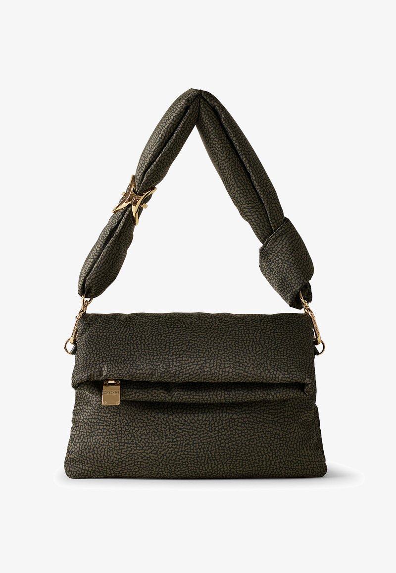 Borsa piegata di colore verde scuro con superficie testurizzata, dotata di un manico imbottito, hardware dorato e dettaglio con chiusura frontale.