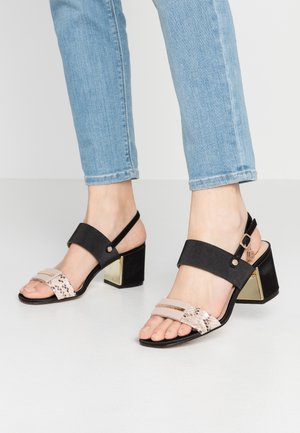 Laura Biagiotti Sandały