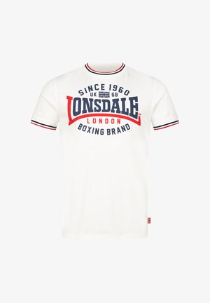Bílý bavlněný tričko s modrým a červeným textem "Lonsdale London Boxing Brand", se pruhovaným límcem a akcenty na rukávech.