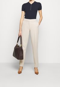Club Monaco Jednoduché tričko - white