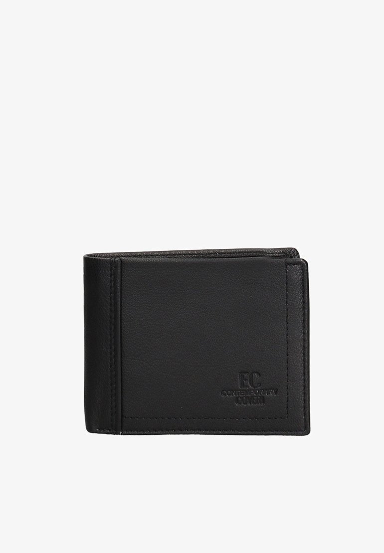 Zwarte leren portemonnee met een gladde textuur, bi-fold ontwerp en een subtiel geperst logo aan de voorkant. Heeft veilige kaartsleuven en vakken.