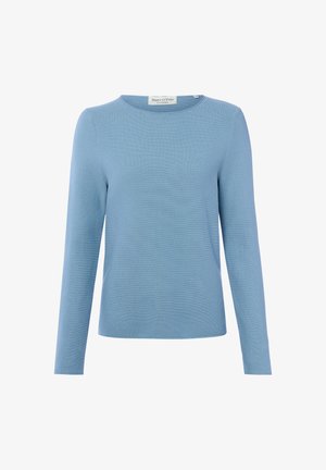 Hellblauer Pullover mit Rundhalsausschnitt und langen Ärmeln, verfügt über eine feine strukturierte Strickoptik und ein Marc O'Polo-Label im Nackenbereich.
