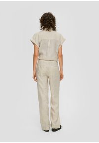 s.Oliver REGULAR WEITEM BEIN - Hlače - beige