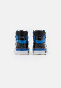 EA7 Emporio Armani Vysoké tenisky - multi-coloured