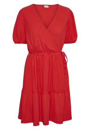 Robe portefeuille rouge à manches courtes avec col en V, ceinture élastique à la taille, jupe froncée et manches bouffantes.