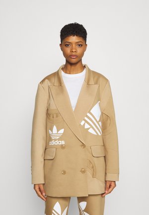 Short coat - cardboard