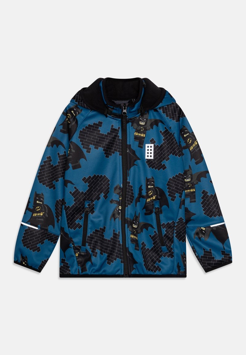 Niebieska kurtka dziecięca z czarnymi logo Batmana w kształcie cegiełek i figurkami LEGO Batmana, czarny zamek błyskawiczny i kaptur.