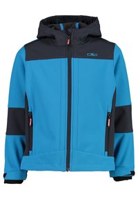 Blå og sort softshell-jakke med lynlåslukning fortil, hætte og lynlåslommer på siden. Har kontrasterende farveblokke og et logo på brystet.