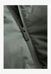 Pasirinkta, khaki green