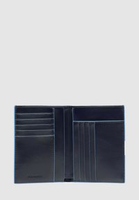 Portefeuille en cuir marine avec plusieurs emplacements pour cartes, texture lisse, accents de couture bleu clair et deux compartiments spacieux pour l'argent liquide ou les documents.